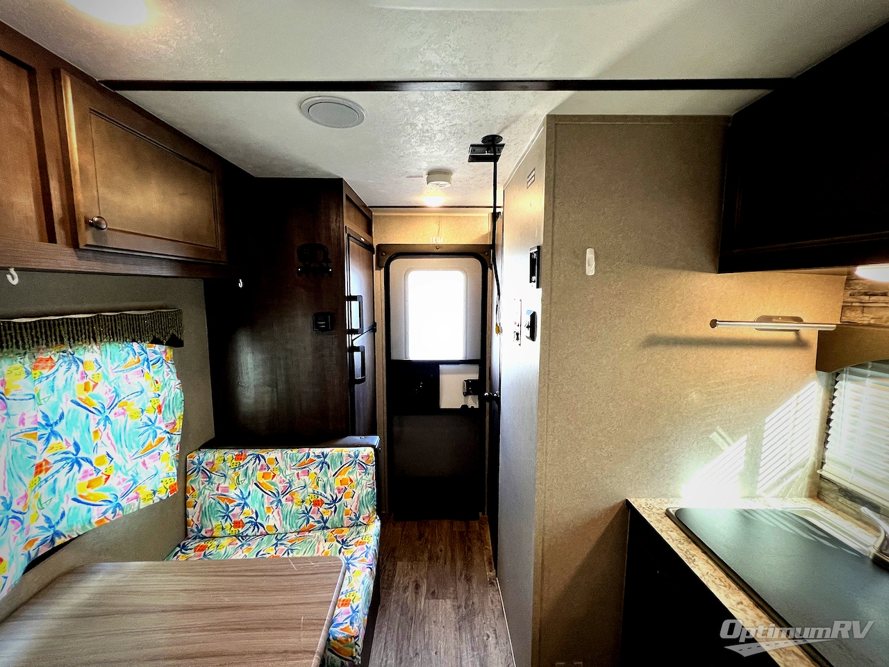 2022 Sunset Park Sun-Lite Classic 16BH Photo 5