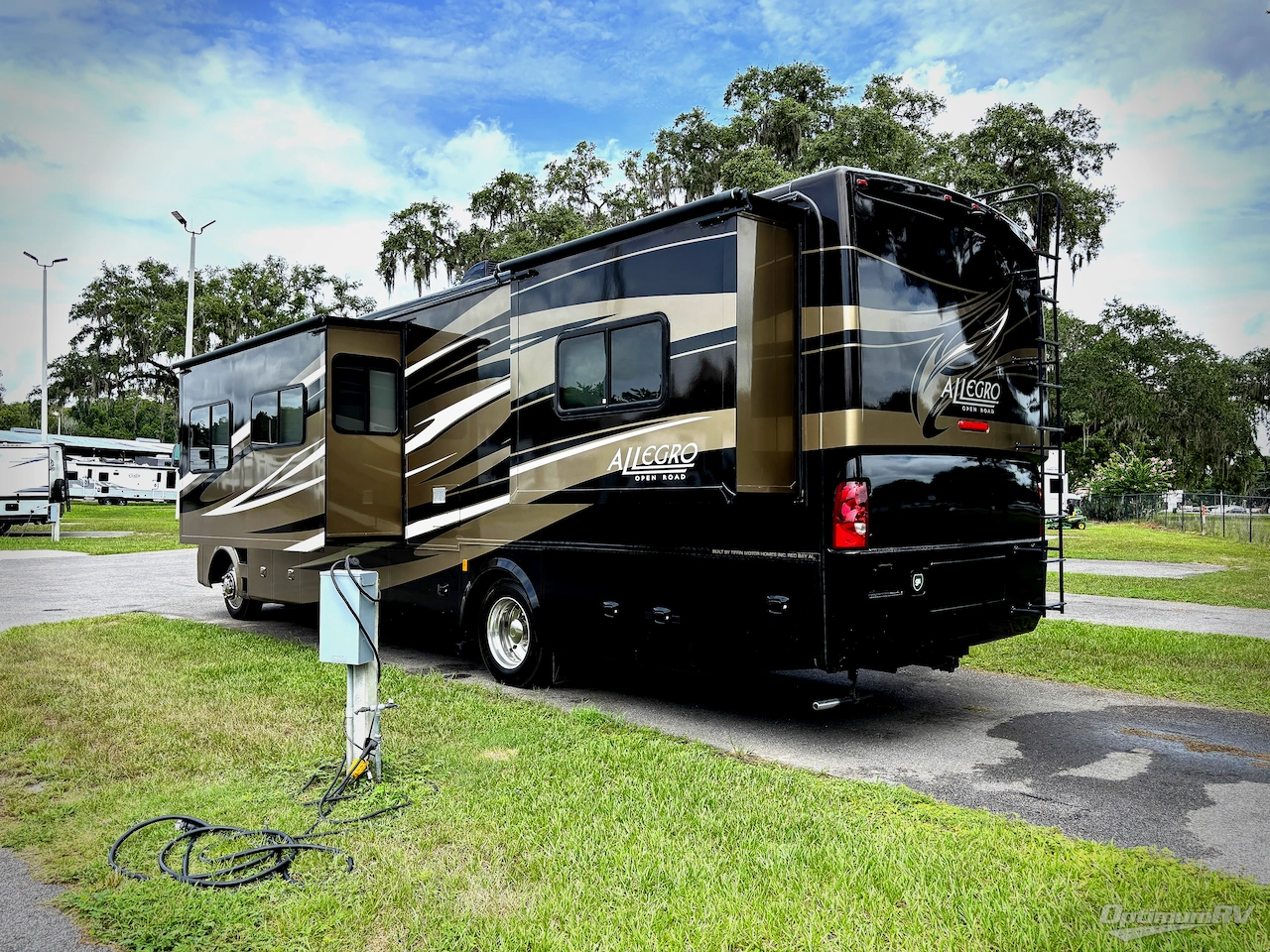 2012 Tiffin Allegro 35 QBA Photo 3