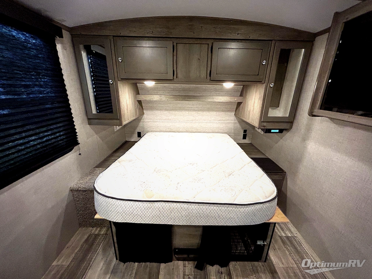 2021 Keystone Outback Ultra Lite 221UMD Photo 5