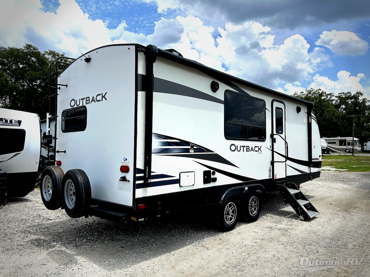 2021 Keystone Outback Ultra Lite 221UMD Photo 16