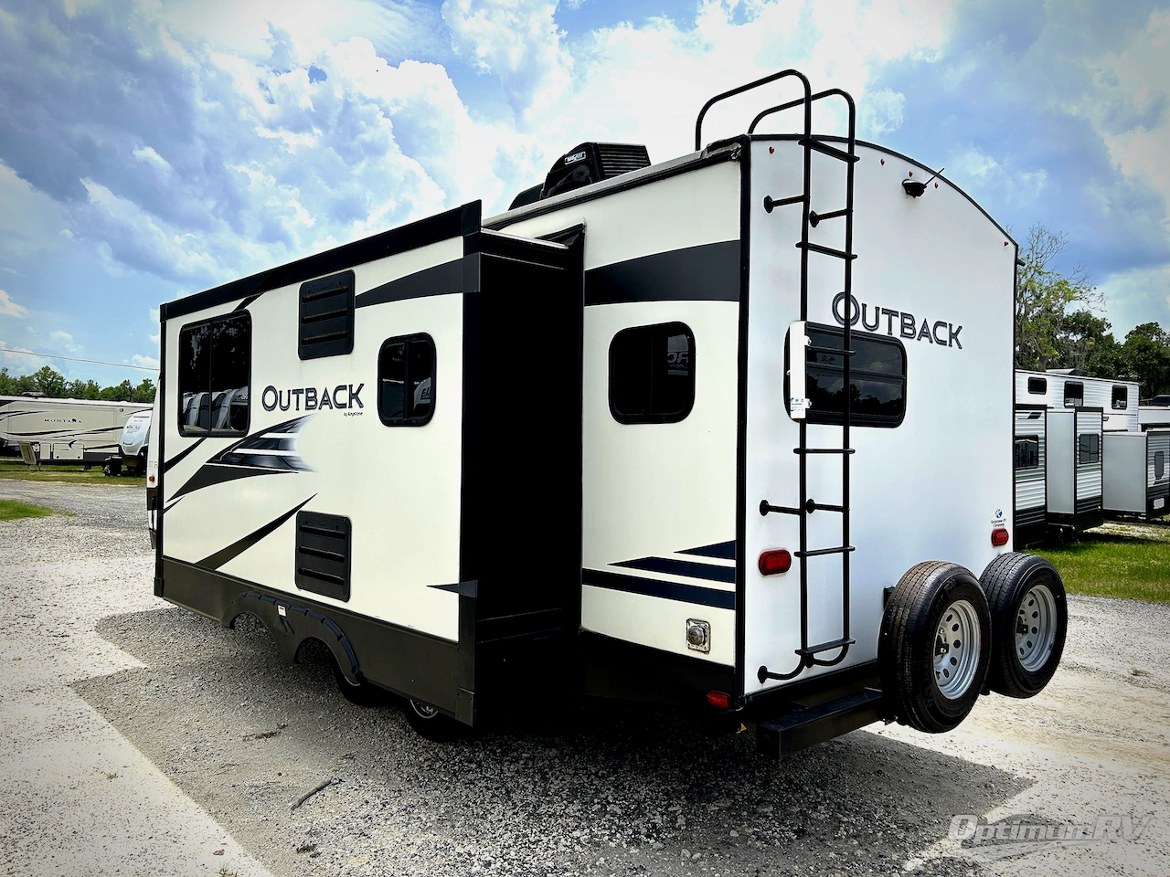 2021 Keystone Outback Ultra Lite 221UMD Photo 17