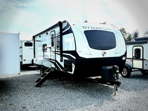 Used 2023 Venture Stratus Ultra-Lite SR221VRK Featured Photo