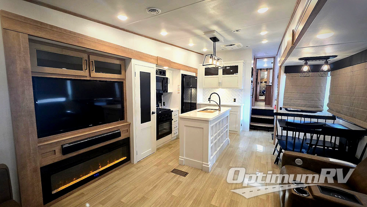 2024 Keystone Arcadia 3260RL Photo 5