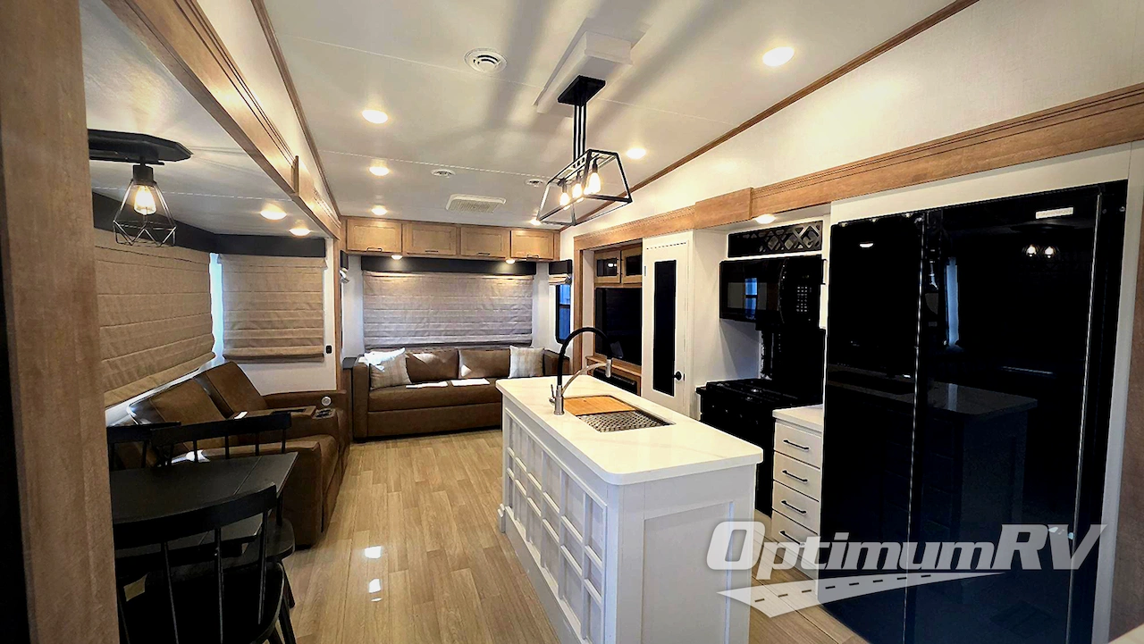 2024 Keystone Arcadia 3260RL Photo 4