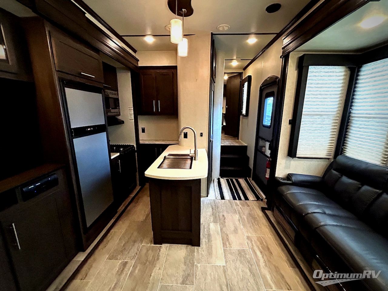 2019 Keystone Carbon 364 Photo 5