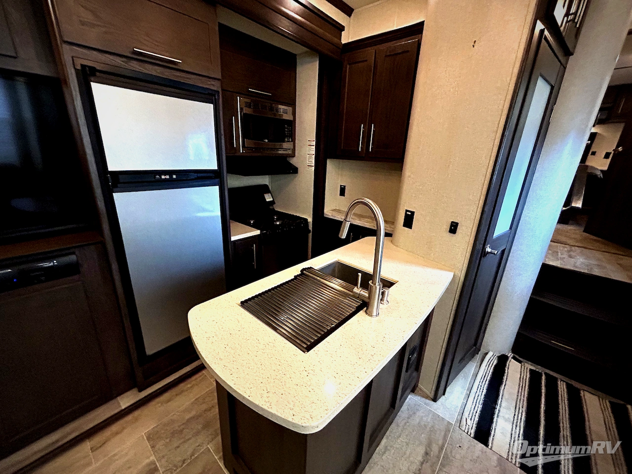 2019 Keystone Carbon 364 Photo 6