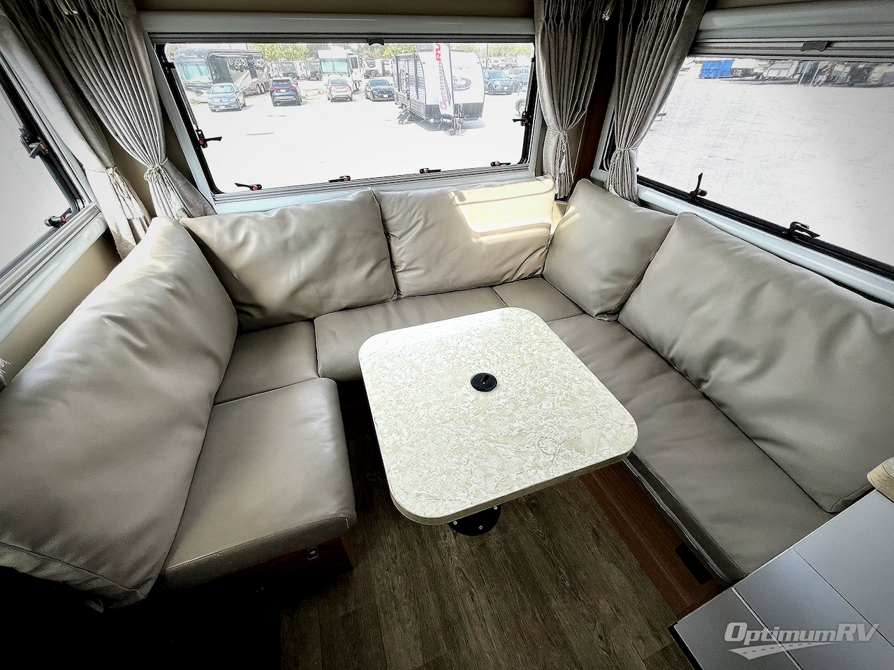 2025 Black Series Camper HQ Series HQ21 Photo 5