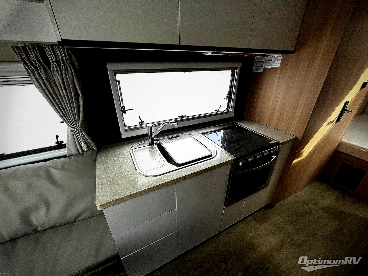 2025 Black Series Camper HQ Series HQ21 Photo 7