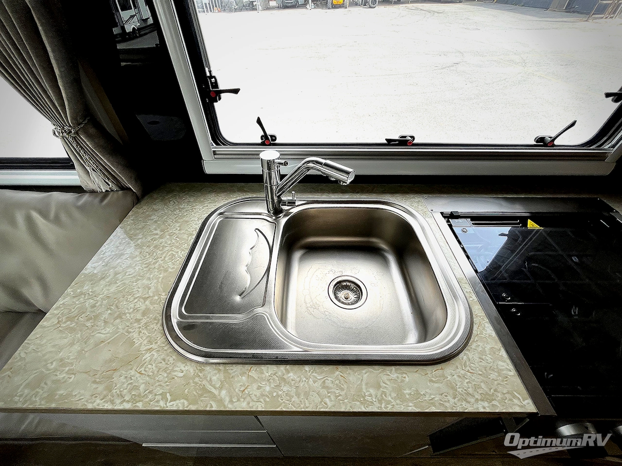 2025 Black Series Camper HQ Series HQ21 Photo 9