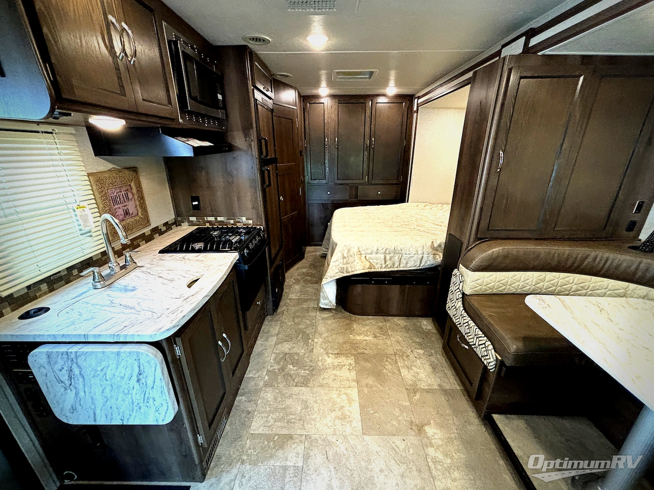 2019 Coachmen Prism 2200 FS Photo 4