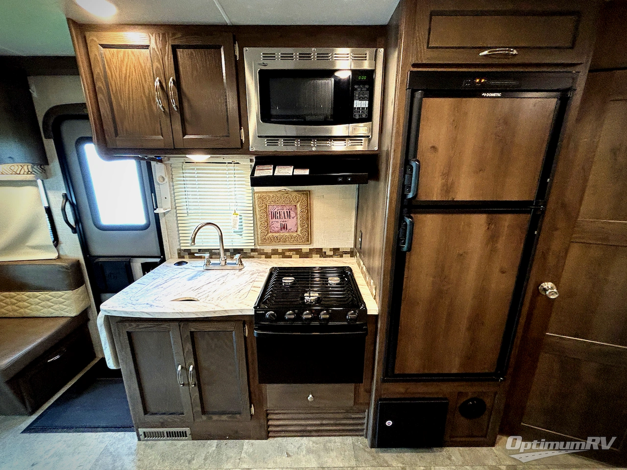 2019 Coachmen Prism 2200 FS Photo 6