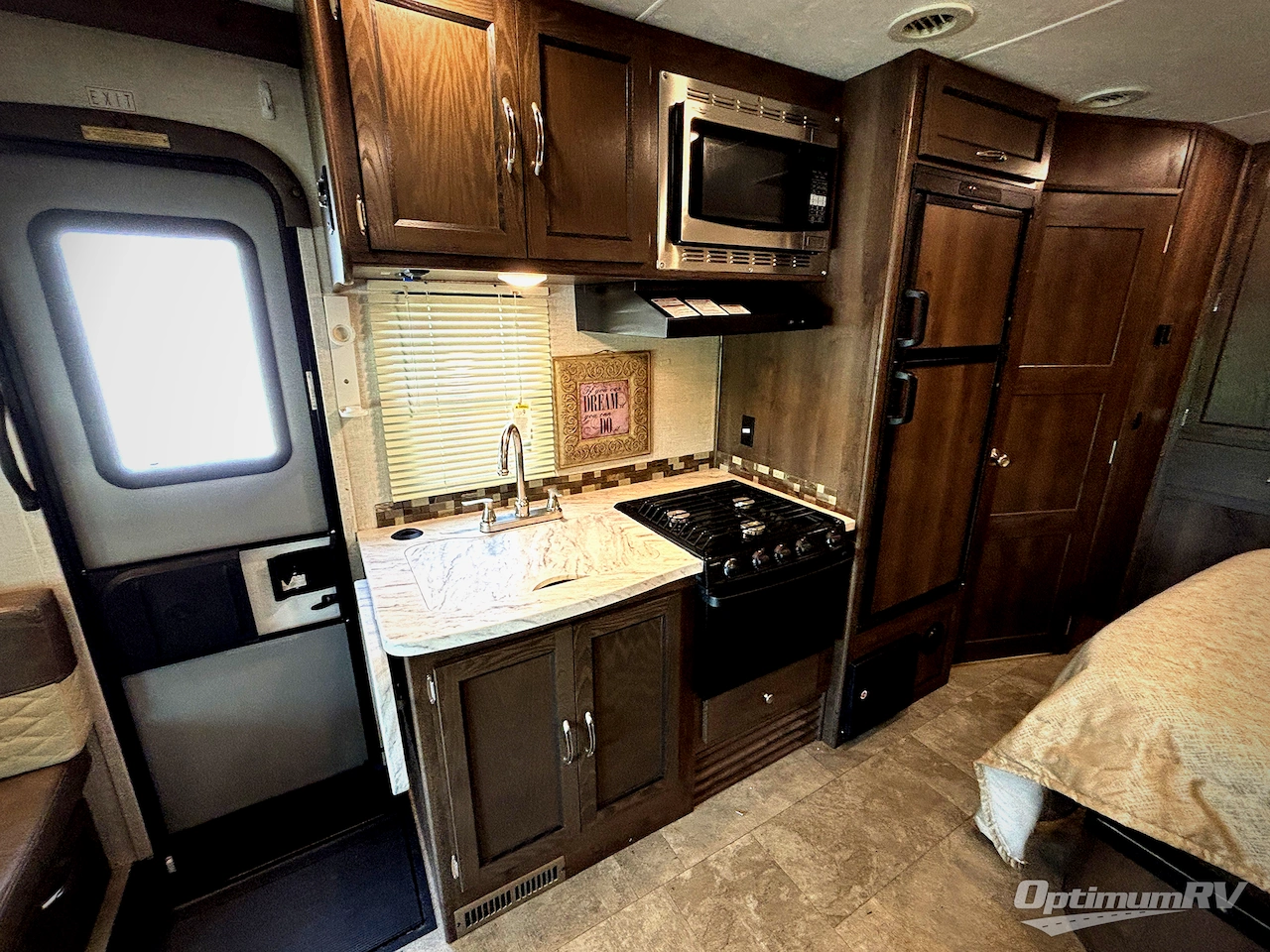 2019 Coachmen Prism 2200 FS Photo 12