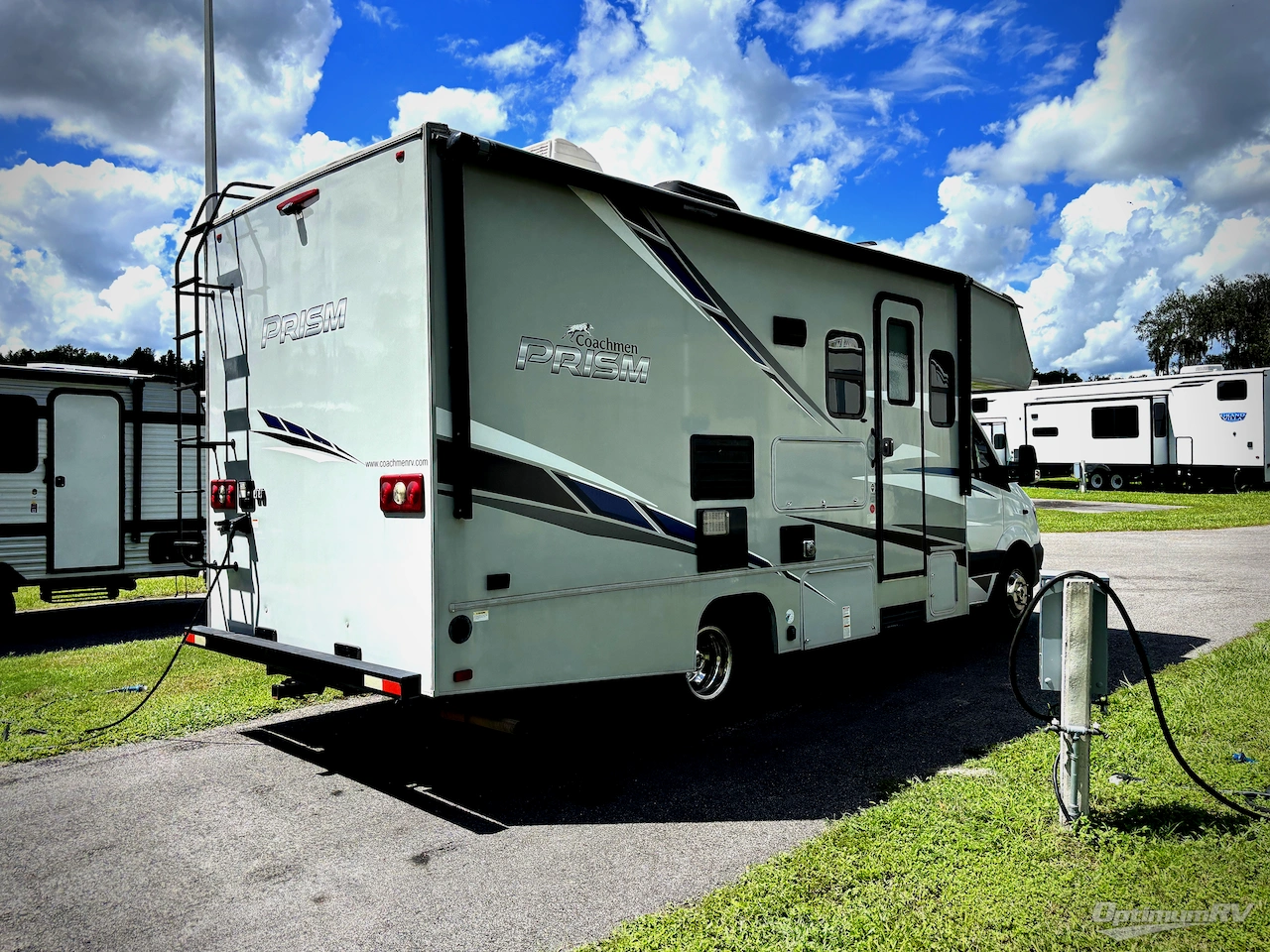 2019 Coachmen Prism 2200 FS Photo 2