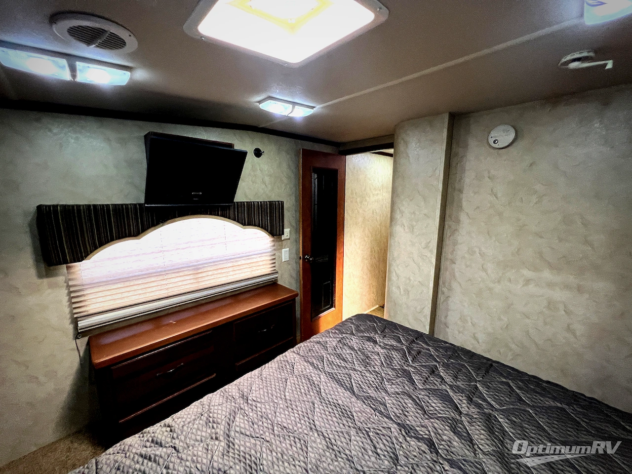 2011 Forest River Cedar Creek 34RLSA Photo 29