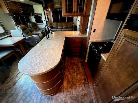 2013 Heartland Landmark SAN ANTONIO RV Photo 3