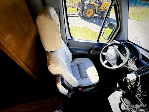 2018 Coachmen Galleria 24FL RV Photo 2