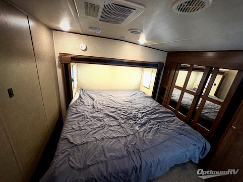 2017 Heartland ElkRidge 38RSRT RV Photo 4