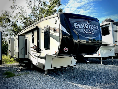 Used 2017 Heartland ElkRidge 38RSRT Featured Photo