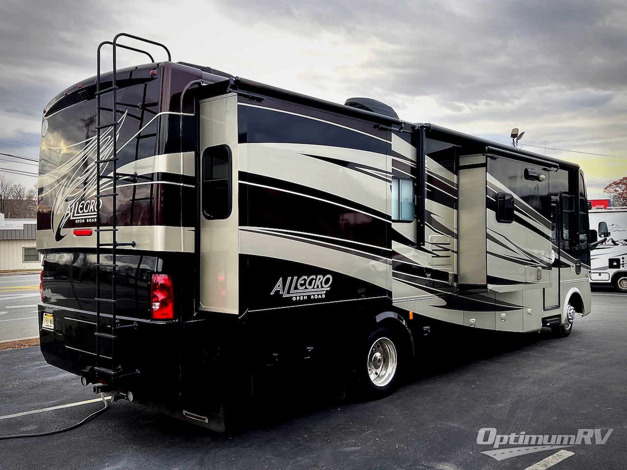 2012 Tiffin Allegro 34 TGA Photo 2