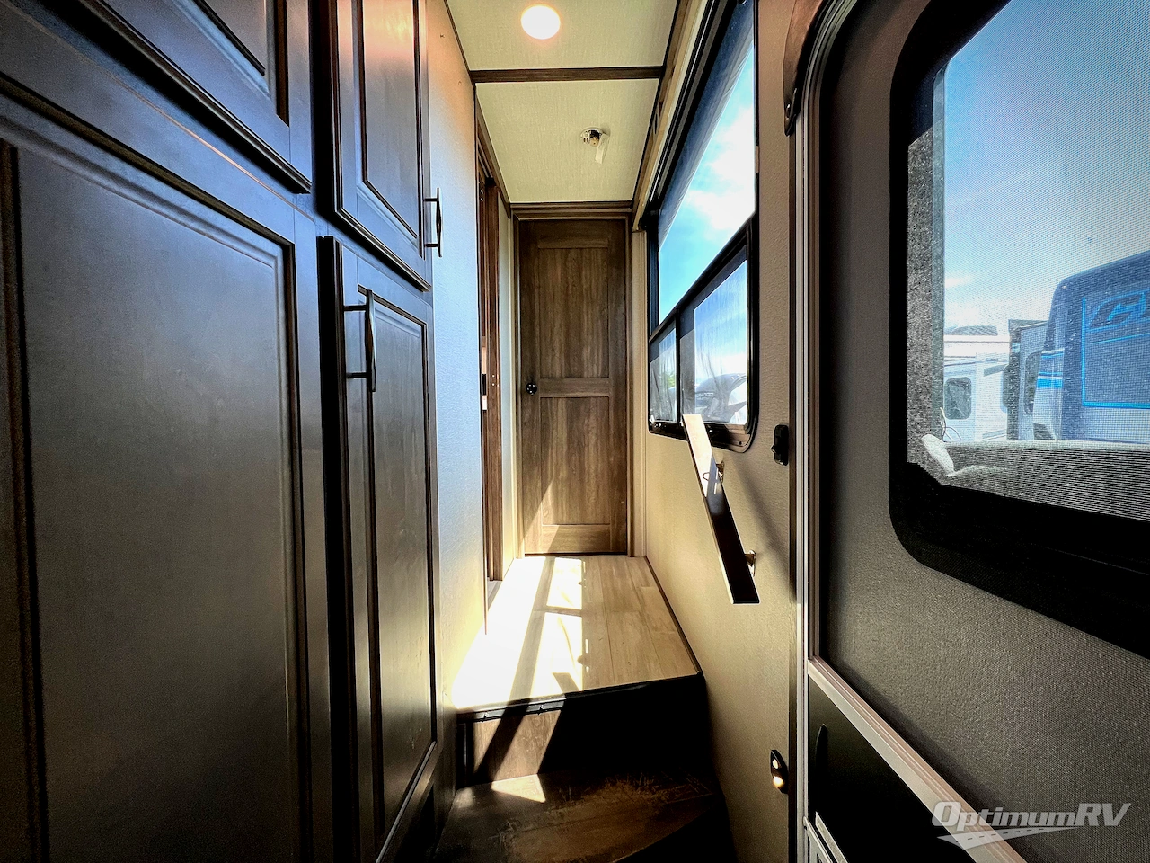 2021 Grand Design Solitude 390RK Photo 9
