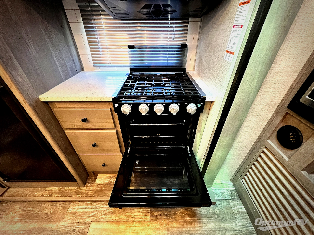 2019 Keystone Outback 335CG Photo 9