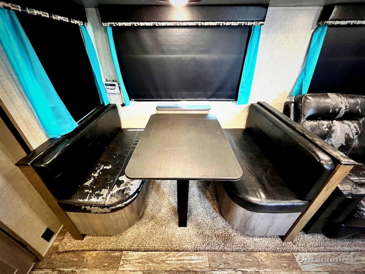 2019 Keystone Outback 335CG Photo 7