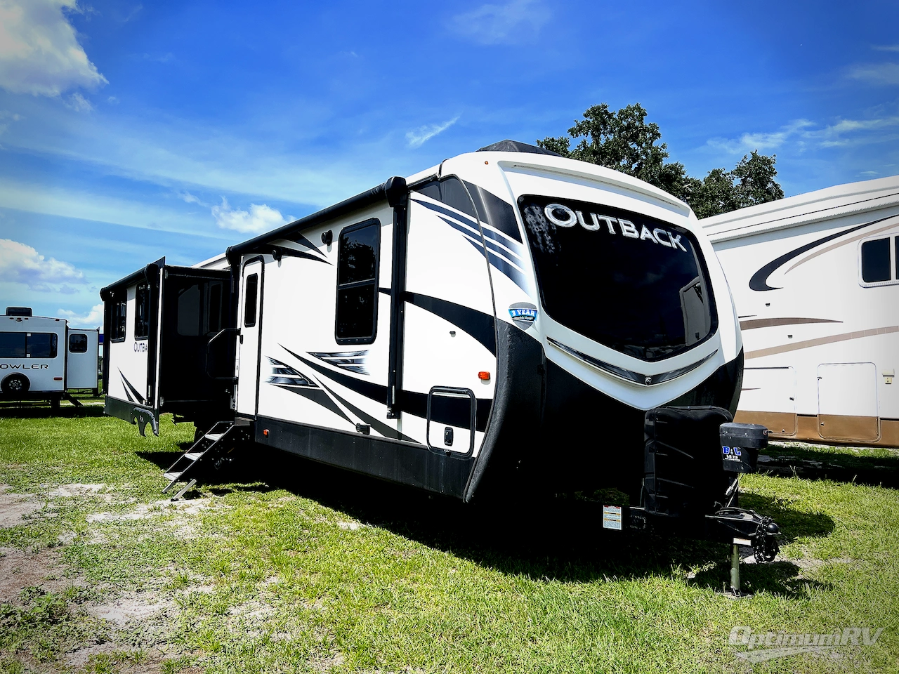 2020 Keystone Outback 328RL Photo 1