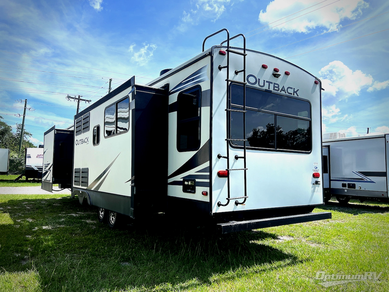 2020 Keystone Outback 328RL Photo 2
