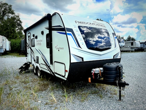 Used 2022 Coachmen Freedom Express Ultra Lite 192RBS Featured Photo