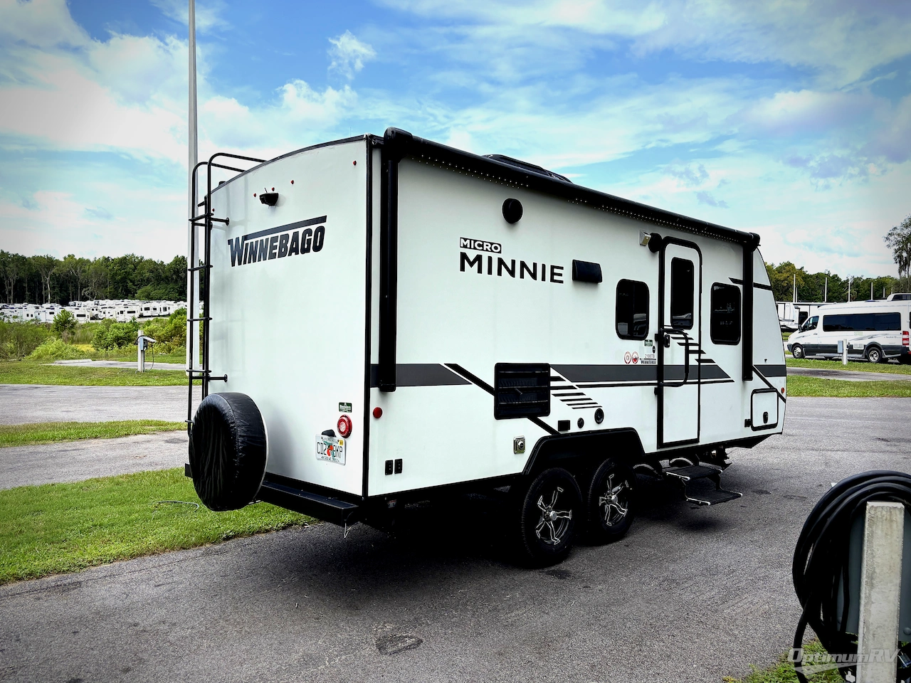 2021 Winnebago Towables Micro Minnie 2108TB Photo 2