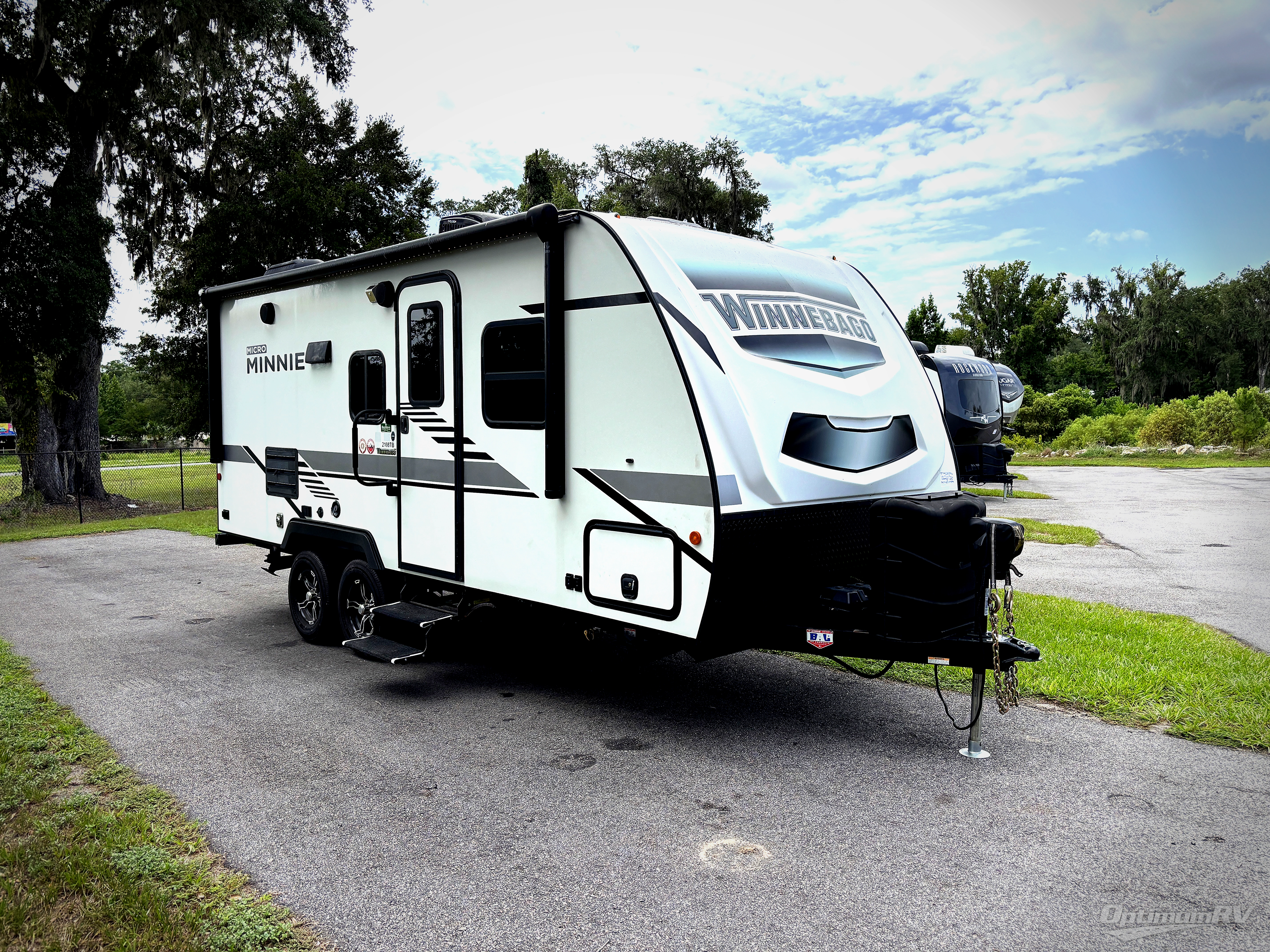 Used 2021 Winnebago Towables Micro Minnie 2108TB Travel Trailer at