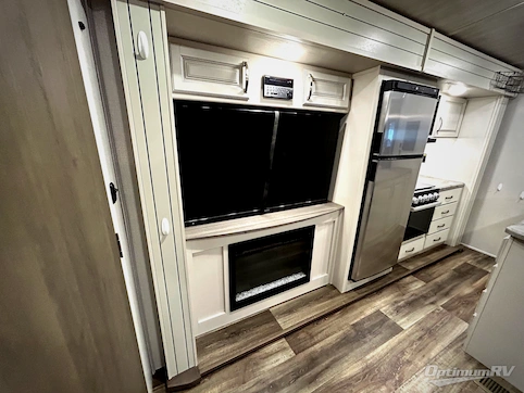 2022 Keystone Cougar Half-Ton 34TSB RV Photo 4