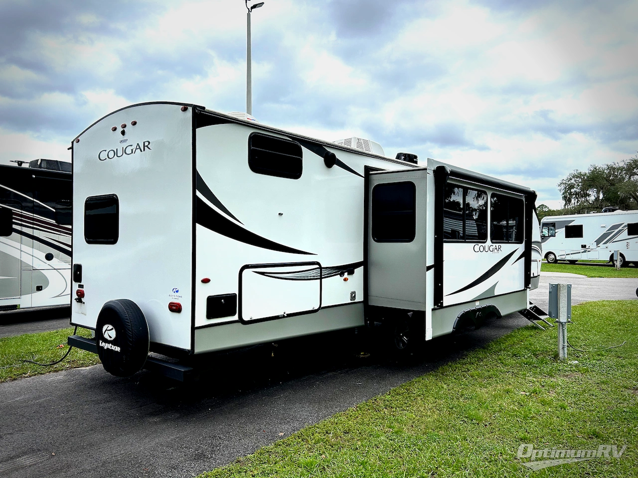 2022 Keystone Cougar Half-Ton 34TSB Photo 2