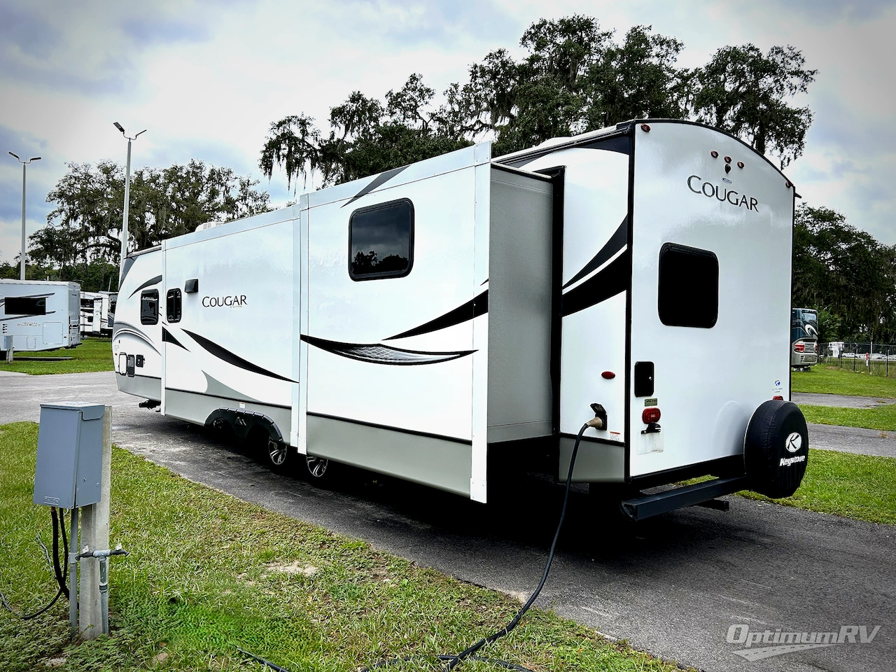 2022 Keystone Cougar Half-Ton 34TSB Photo 3