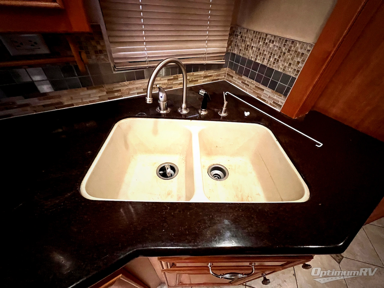 2011 Forest River Charleston 430QS Photo 13
