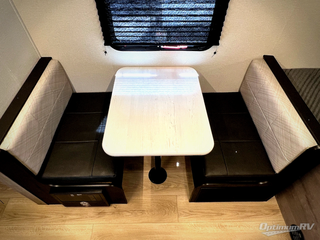2025 Cruiser Embrace EL17BH Photo 17