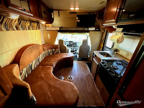 2013 Coachmen Leprechaun 210QB Ford 350 RV Photo 2