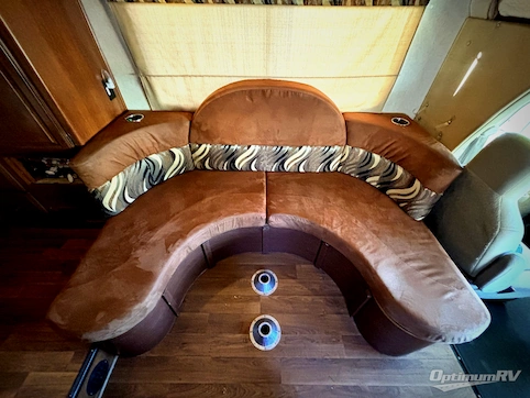 2013 Coachmen Leprechaun 210QB Ford 350 RV Photo 4