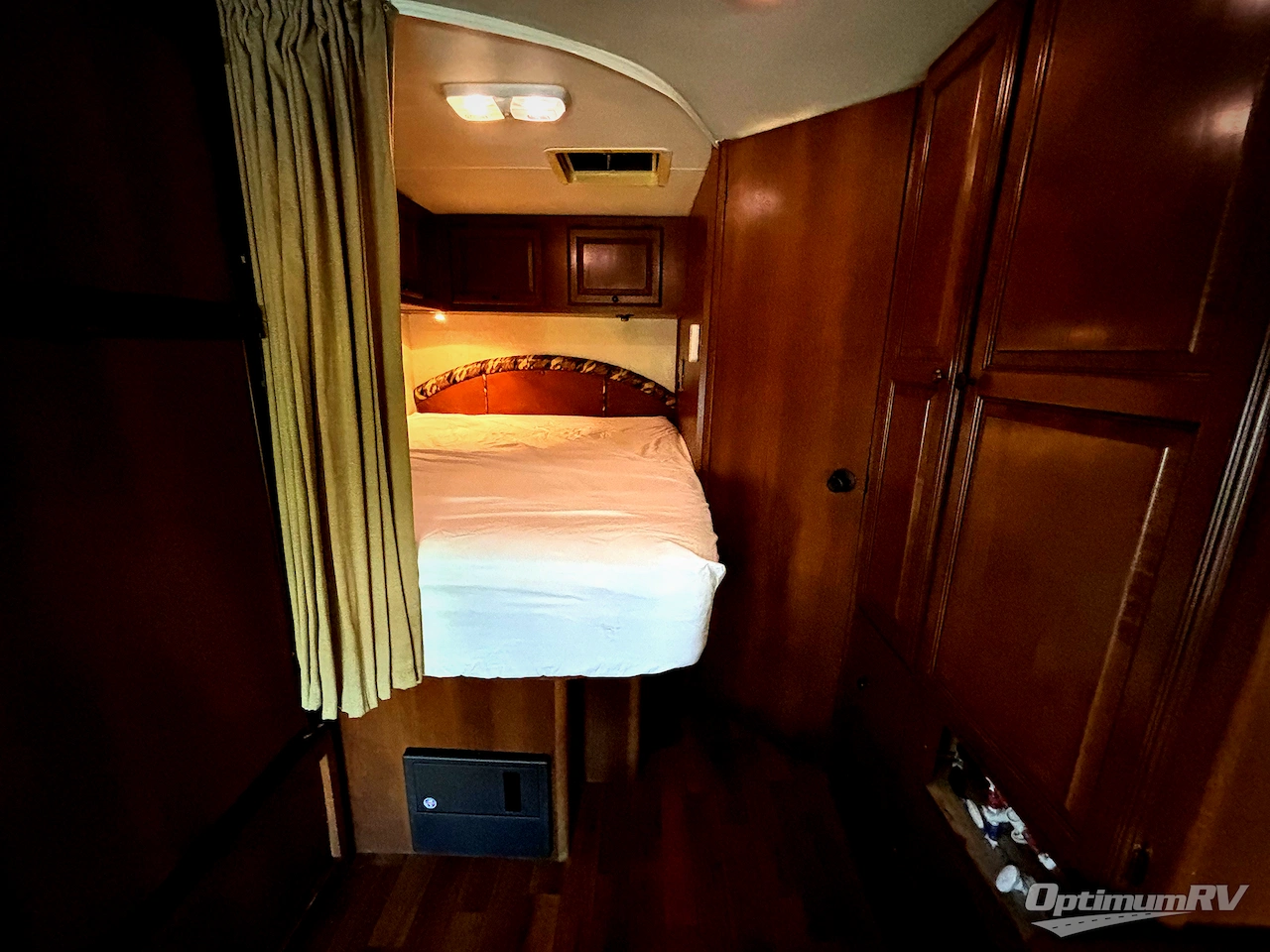 2013 Coachmen Leprechaun 210QB Ford 350 Photo 14