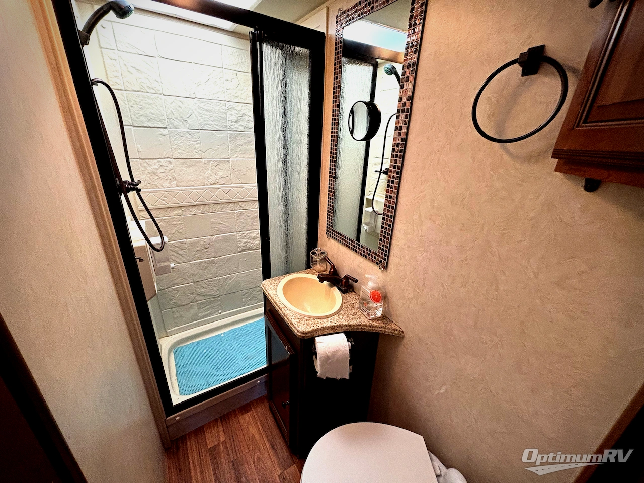 2013 Coachmen Leprechaun 210QB Ford 350 Photo 16