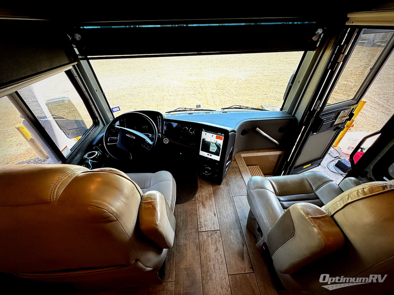 2022 Thor Venetian R40 Photo 4