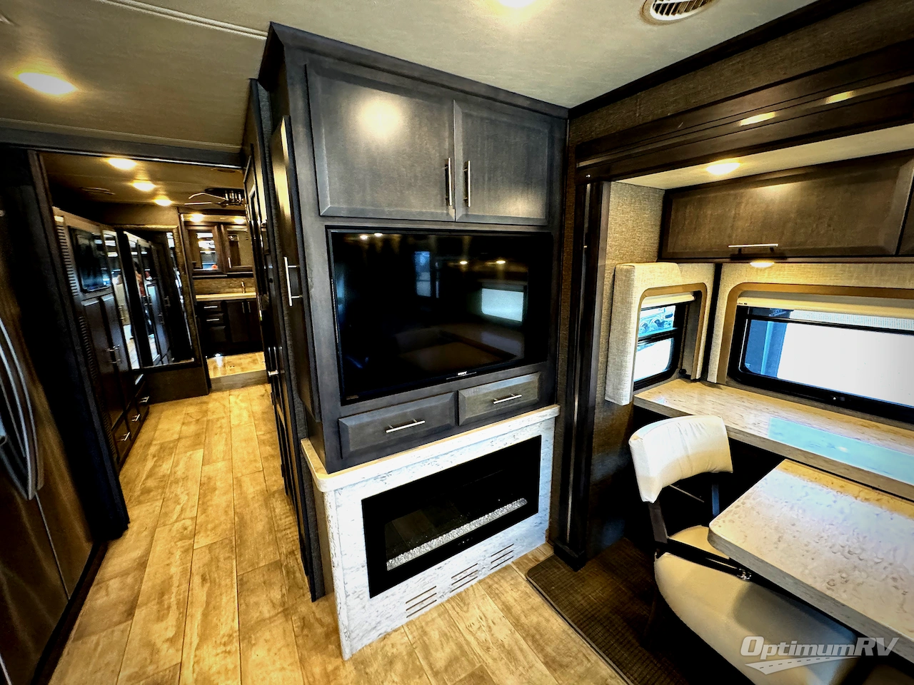 2022 Thor Venetian R40 Photo 8