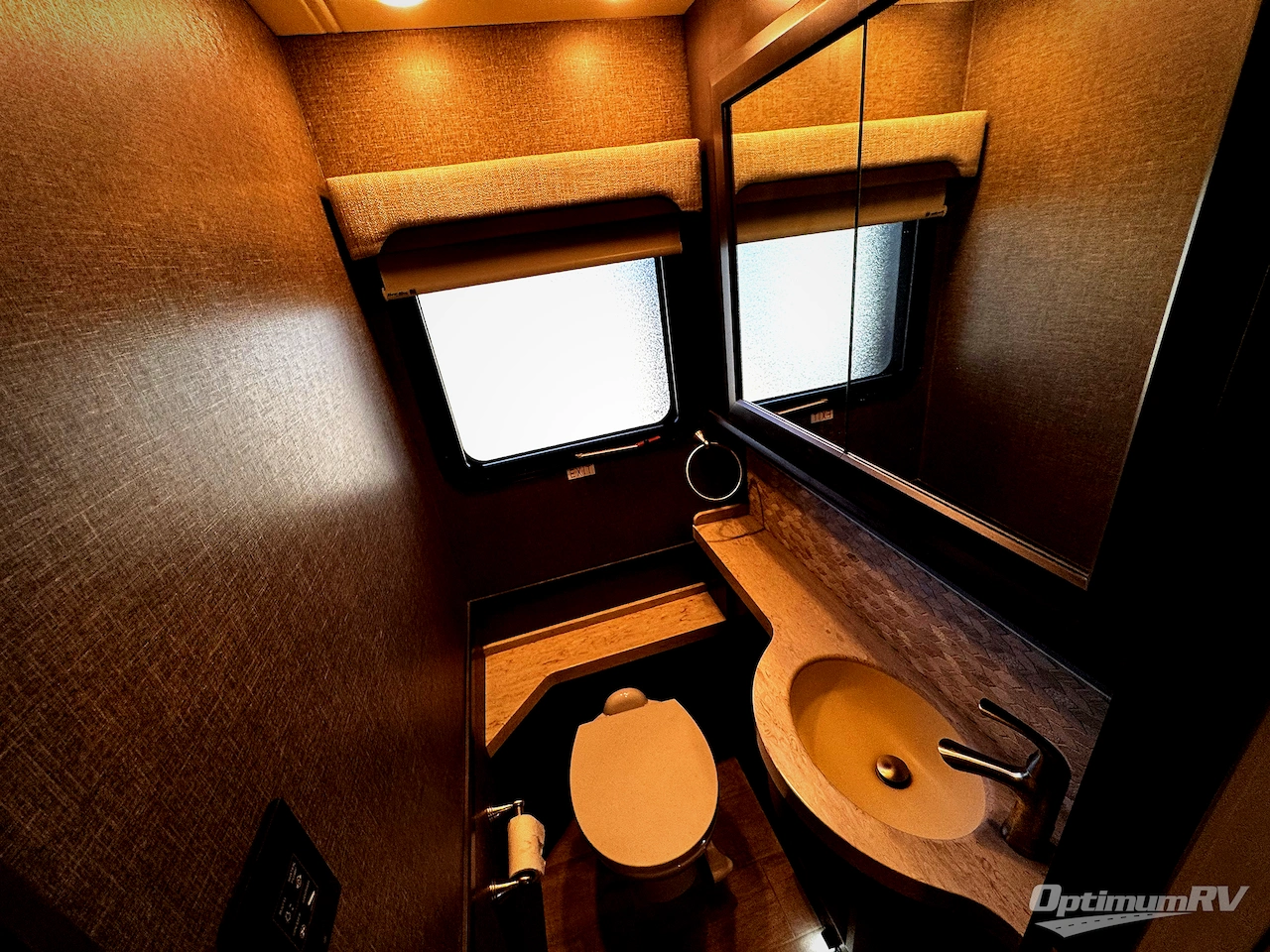 2022 Thor Venetian R40 Photo 14