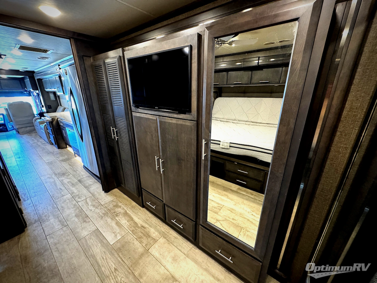 2022 Thor Venetian R40 Photo 18