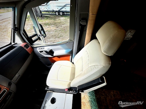 2014 Winnebago View Profile 24G RV Photo 3