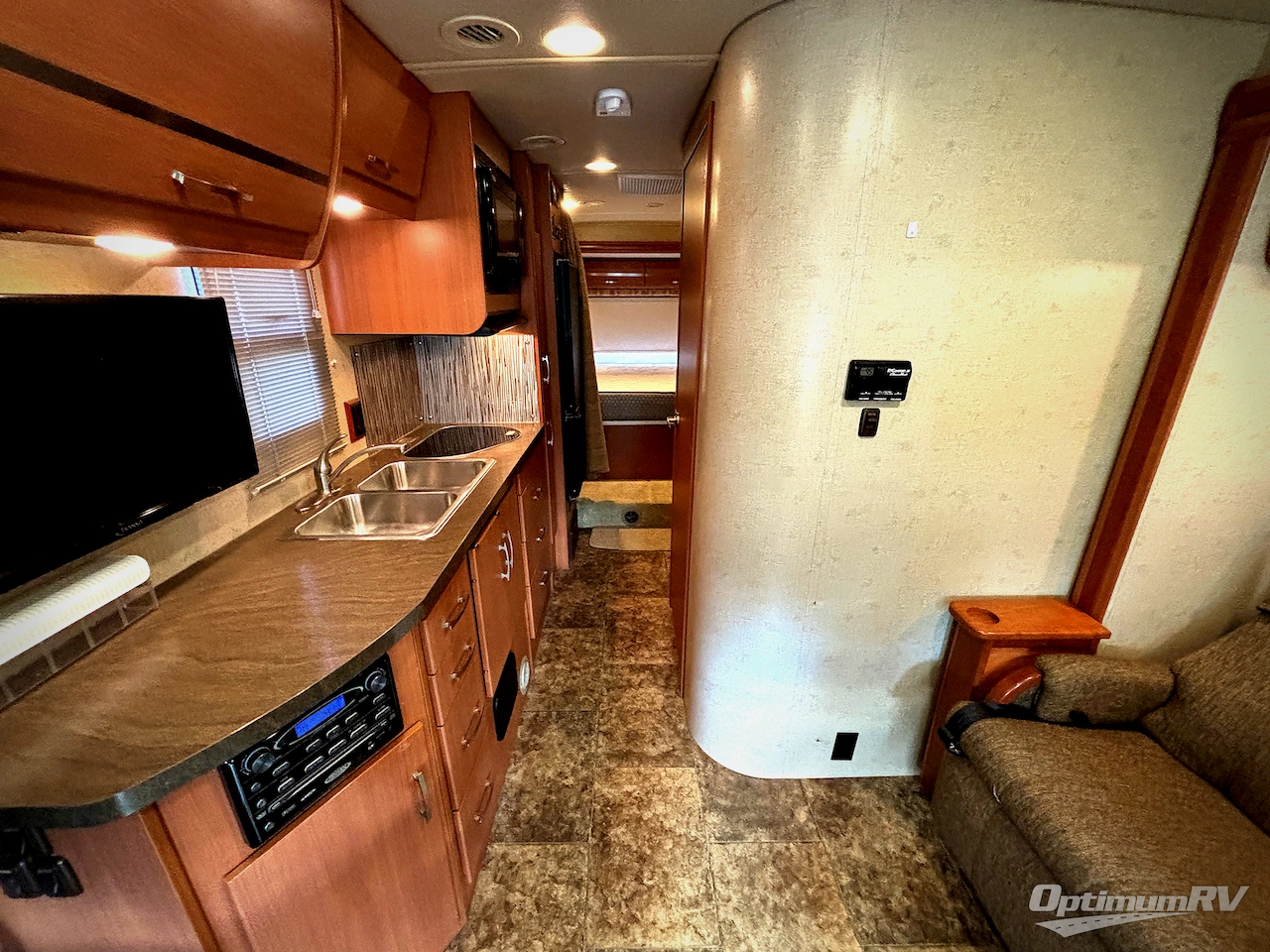 2014 Winnebago View Profile 24G Photo 4