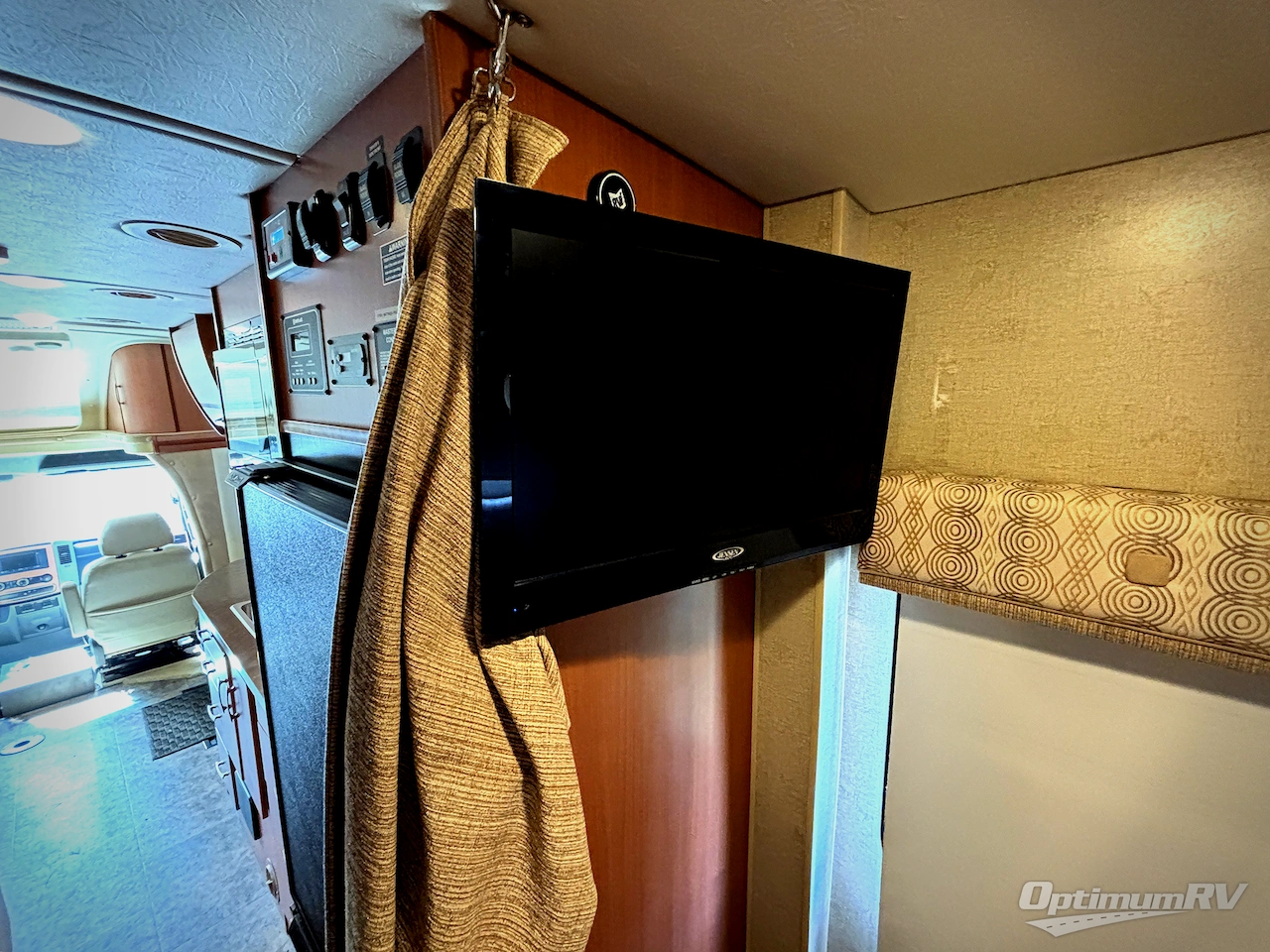 2014 Winnebago View Profile 24G Photo 17
