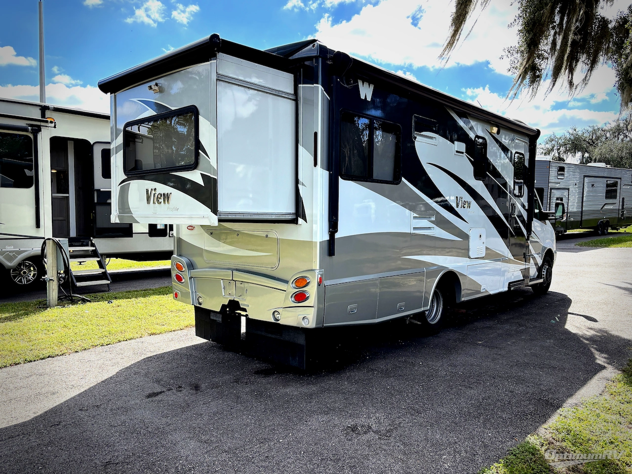 2014 Winnebago View Profile 24G Photo 2