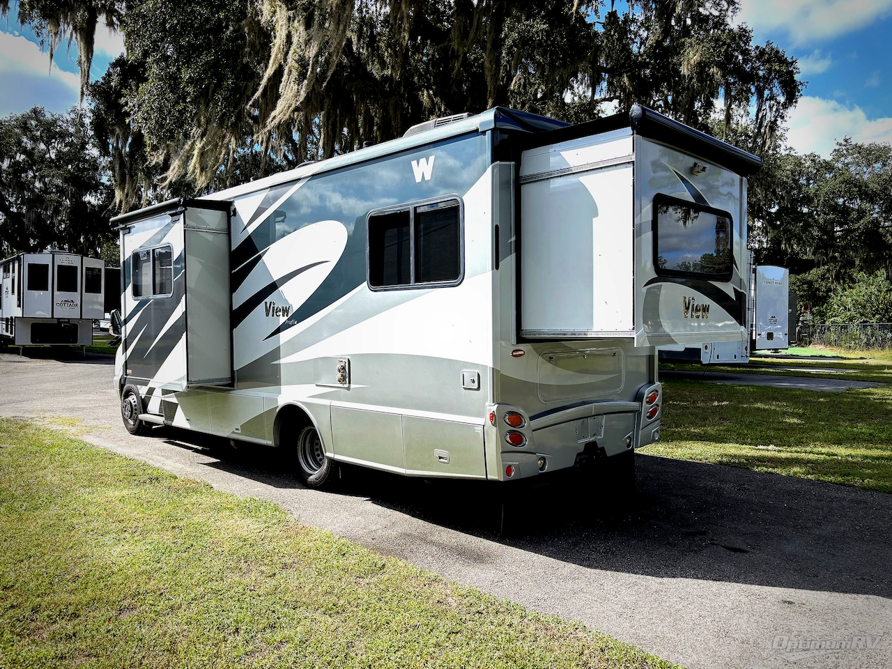 2014 Winnebago View Profile 24G Photo 3