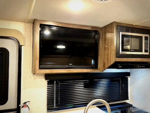 2023 Forest River Rockwood Mini Lite 2104S RV Photo 4